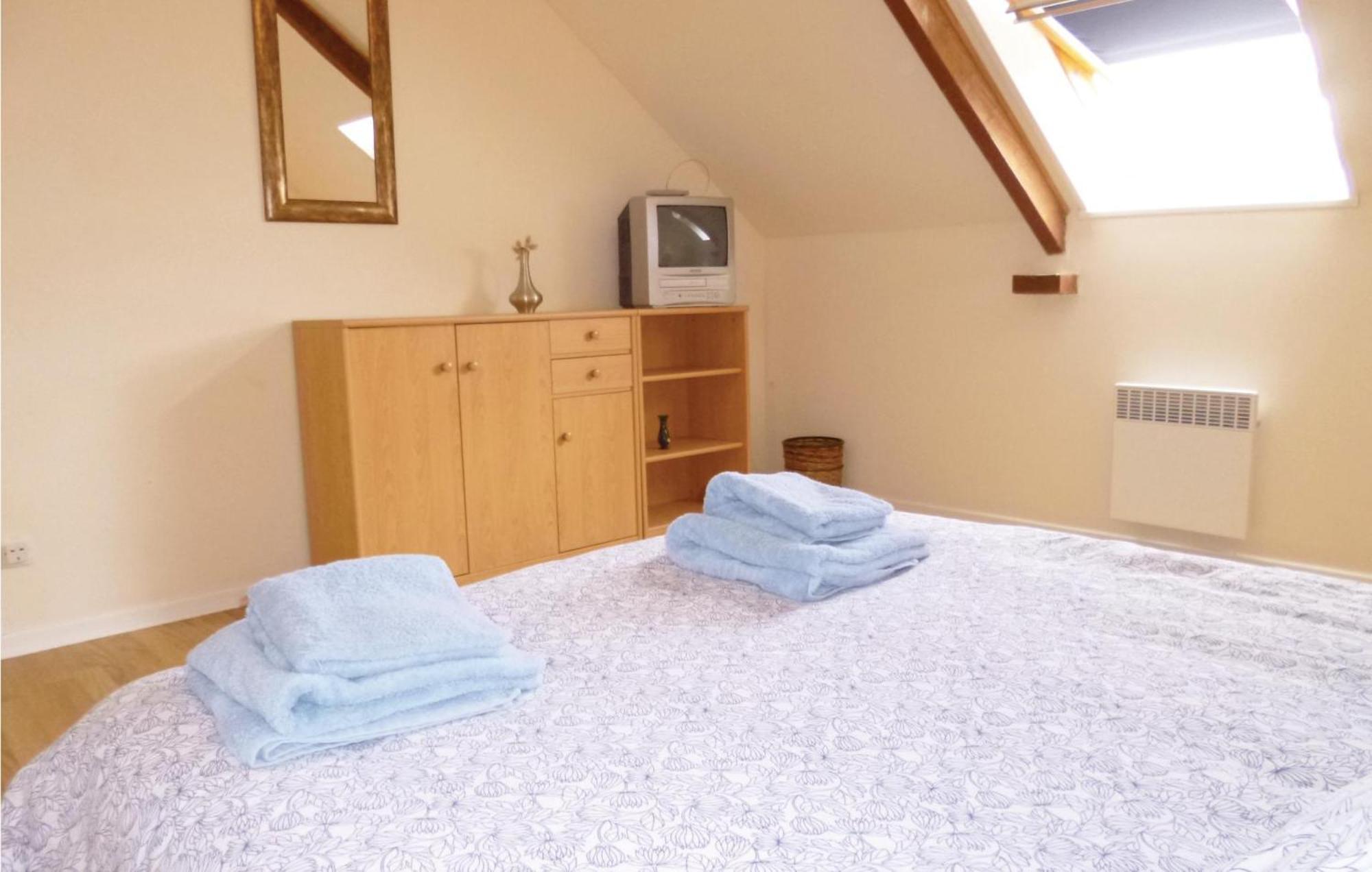 3 Bedroom Cozy Home In Brucheville Carentan-les-Marais المظهر الخارجي الصورة