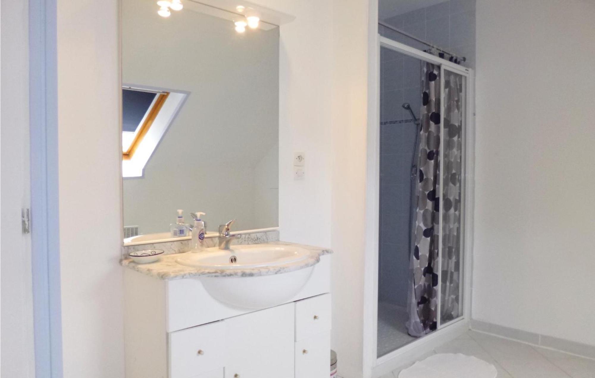 3 Bedroom Cozy Home In Brucheville Carentan-les-Marais المظهر الخارجي الصورة